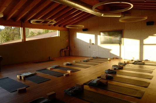 yoga retreat etiquette guide